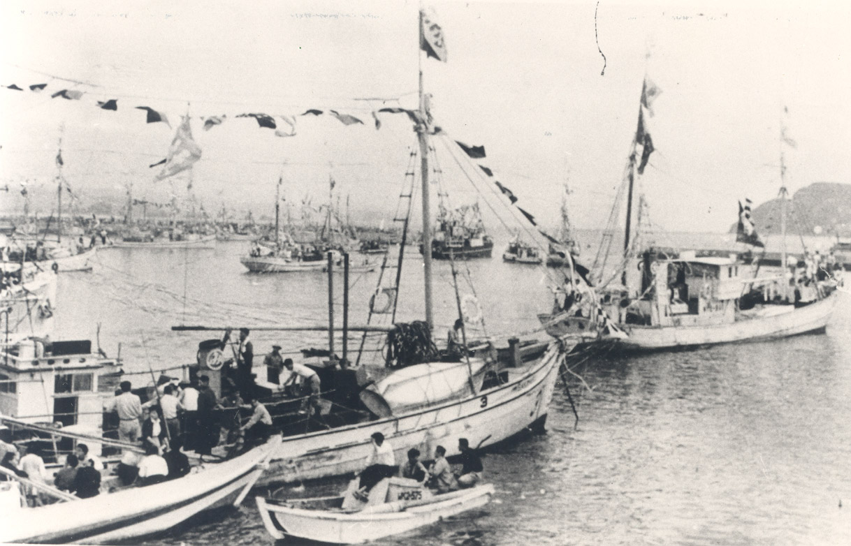 fishing boat jobs qld the pearling fleet leaves kushimoto 1953 queensland fishing boat jobs qld the pearling fleet leaves kushimoto 1953 queensland